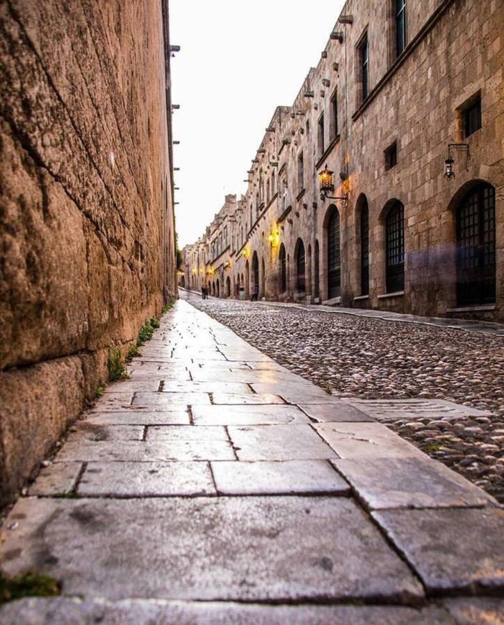 Praxitelous 9 Old Town *